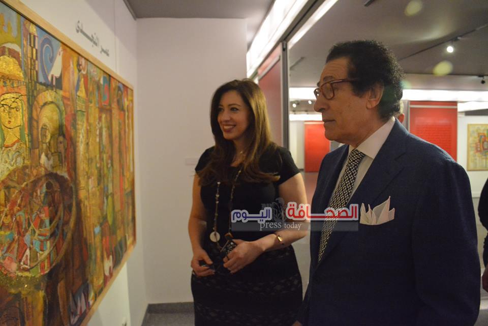 فاروق حسنى يزور معرض الهرم الرابع بمركز الاهرام للفنون