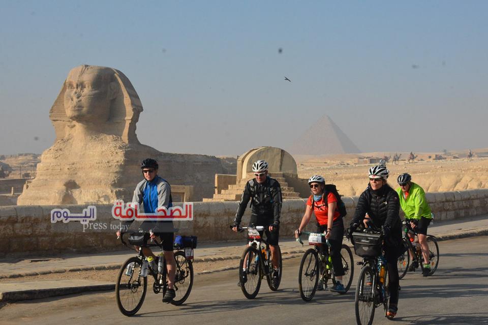 بالصور .. إنطلاق رالى دراجات “من مصر إلى أفريقيا “ببانوراما الأهرامات