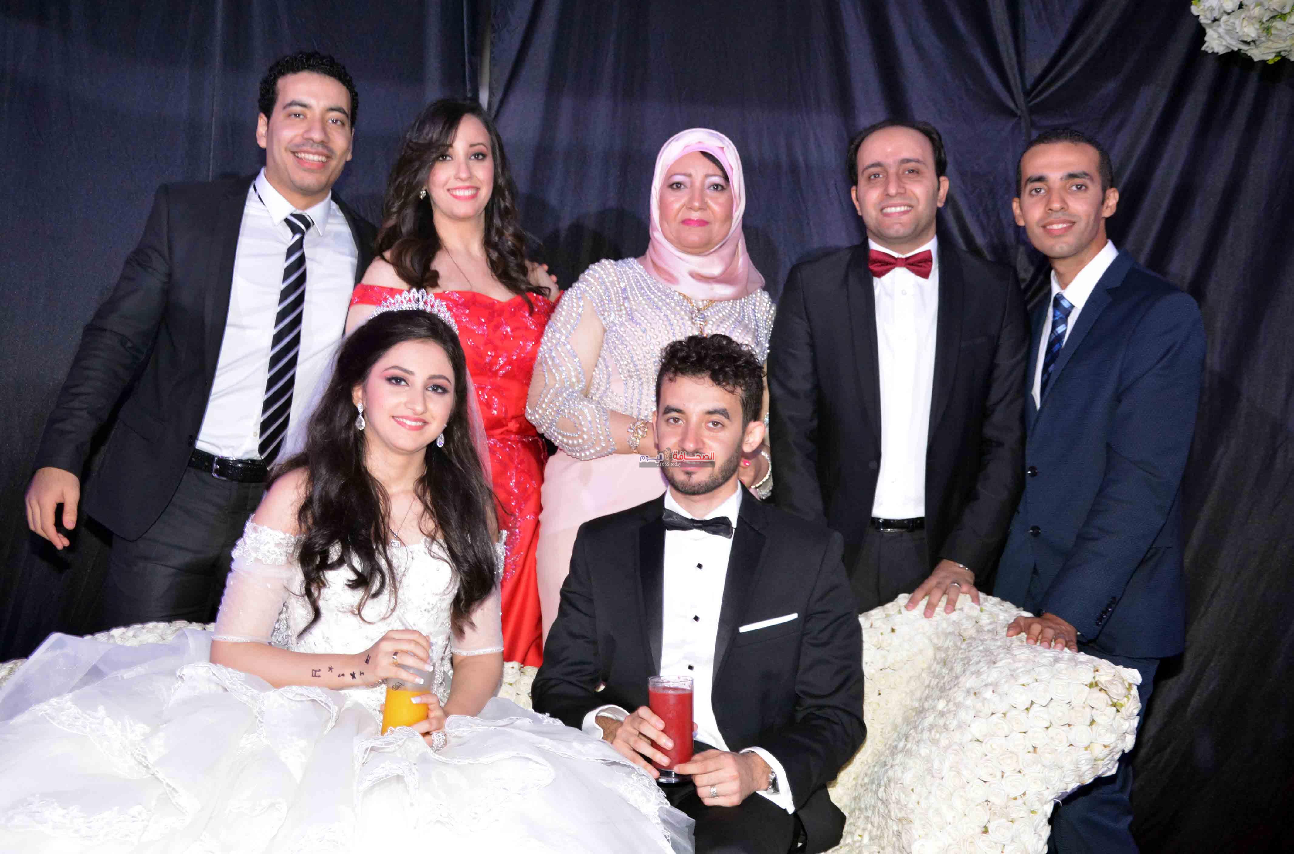 بالصور : زفاف د. محمد وندى برعاية هشام عباس وهدى