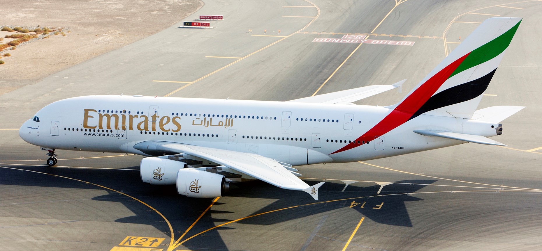 طيران الإمارات تشارك البحرين احتفالات اليوم الوطني بتشغل طائرة إيرباص A380