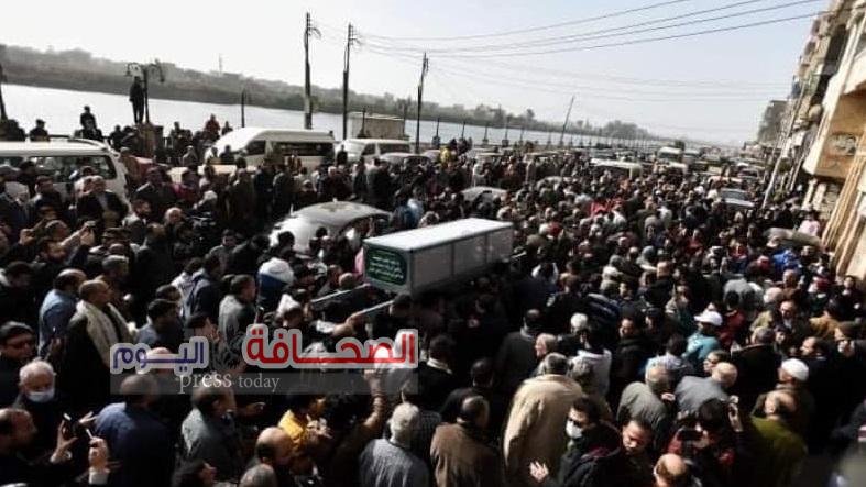 بالصور:جنازة الإعلامي وائل الإبراشي بمسقط رأسه بمدينة شربين محافظة الدقهلية